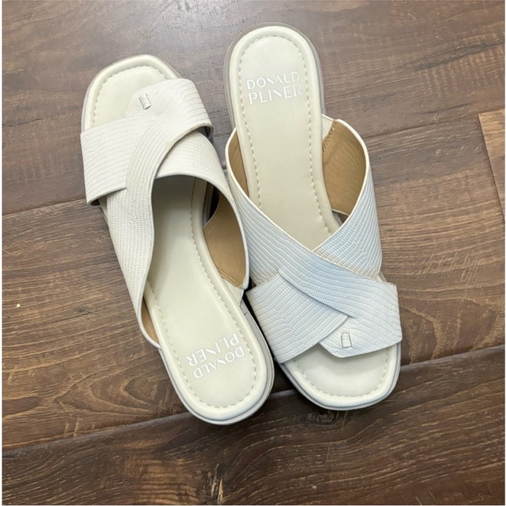 Donald J. Pliner Women's White Slide Sandals - Picture 5 of 7
